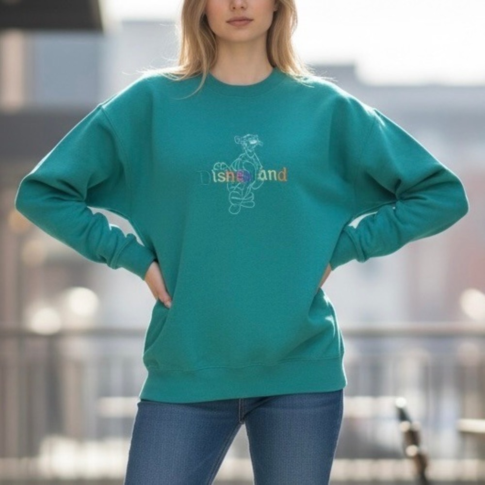 Disneyland Tigger Sweatshirt Women Medium Teal Embroidered Vintage 90s Excellent